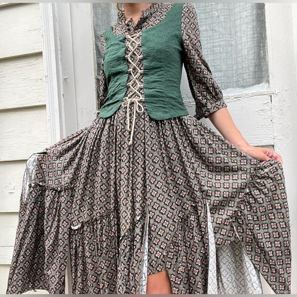 Green and Black Tiered Bustier Sundress with Cuffed Sleeves - Picture 1 of 16